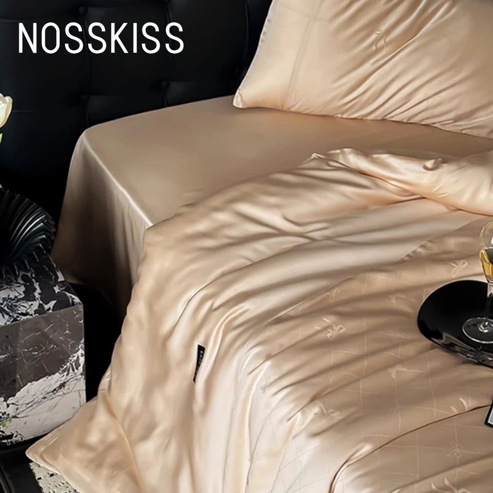 Four-piece bedding set